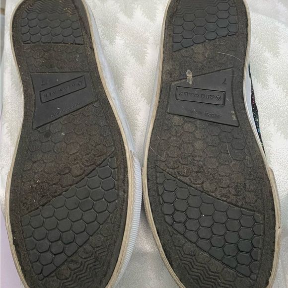 Airwalk sneakers in black with multi color splatter pattern Size 7 - Picture 6 of 7